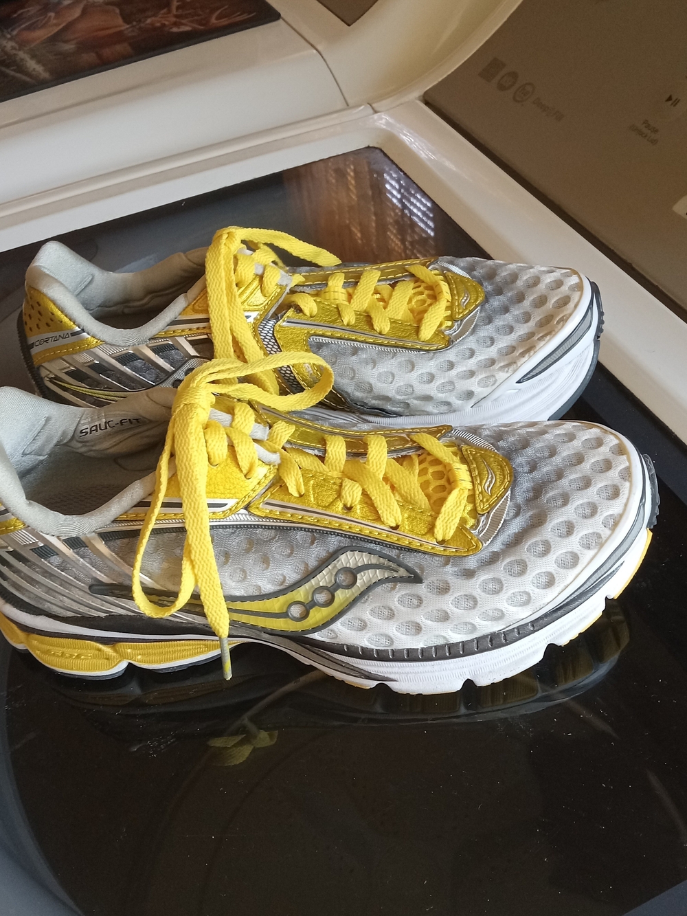 Saucony Yellow & White Running Sneakers - Picture 4 of 8
